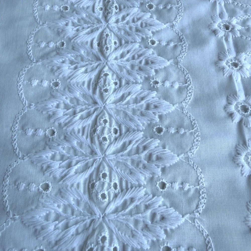 Vintage White Eyelet Lace Table Runner Embroidered Floral Scalloped Edge 56x13